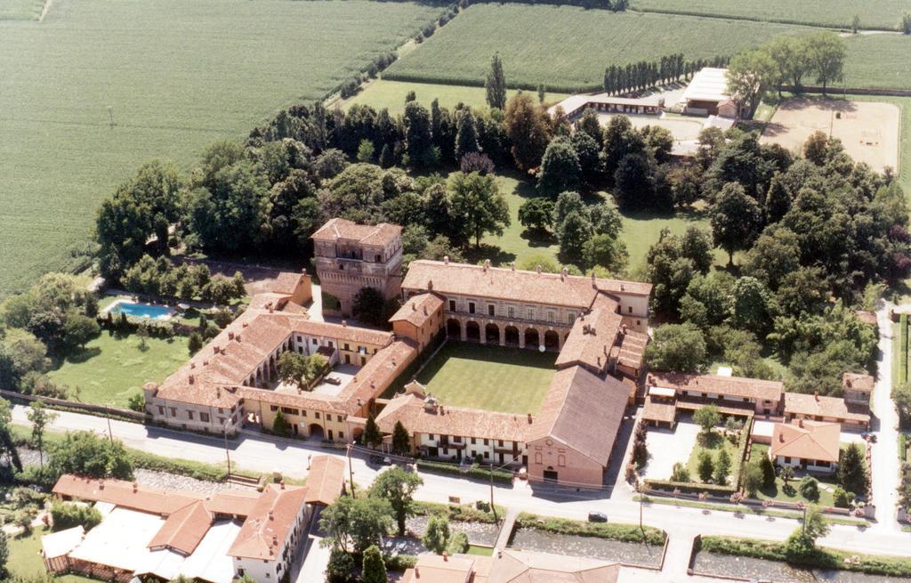 Апартаменты Palazzo Barbo Pumenengo Экстерьер фото